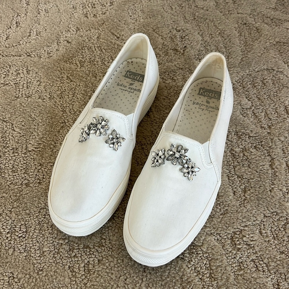 Kate Spade White Casual Sneakers with Minimalist Design - Picture 2 of 12